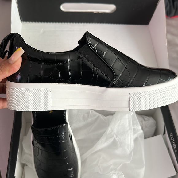 Fashion nova Up to Something Sneakers - Picture 4 of 7